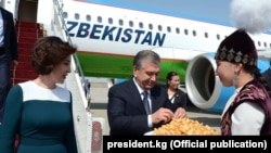 Өзбекстандын лидери Кыргызстанда