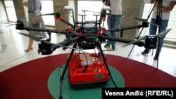 Dron  za pretragu terena