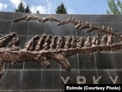 Мемориал в честь 100-летия Уркун (Великого исхода) (г.Каракол).