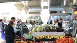 Lebap: bazar gadaganlygy söwdagärleri köseýär