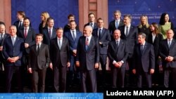 Fotografi e përbashkët mes liderëve të Bashkimit Evropian dhe atyre të Ballkanit Perëndimor në Tiranë. 6 dhjetor 2022.