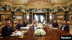 აშშ-ის და რუსეთის დელეგაციები საუდის არაბეთში. 2025 წლის 18 თებერვალი