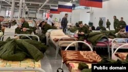 მობილიზებული რუსი ჯარისკაცები ყაზანთან ახლოს. Kazan Expo-ს ცენტრში. 2022 წლის 6 ოქტომბერი
