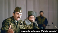 Russia -- Dzhohar Dudaev and Mykola Kozitsyn (archive/www.adamalla.com)