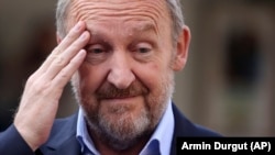 Partija Bakira Izetbegovića Stranka demokratske akcije, nakon što je u BiH postignut dogovor o formiranju vlasti bez njenog učešća, navodi "još ništa nije završeno".