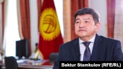 Акылбек Жапаров. Архивдик сүрөт.