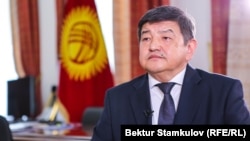 Акылбек Жапаров.