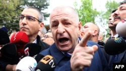 Үмит Өздаг.