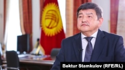 Акылбек Жапаров.