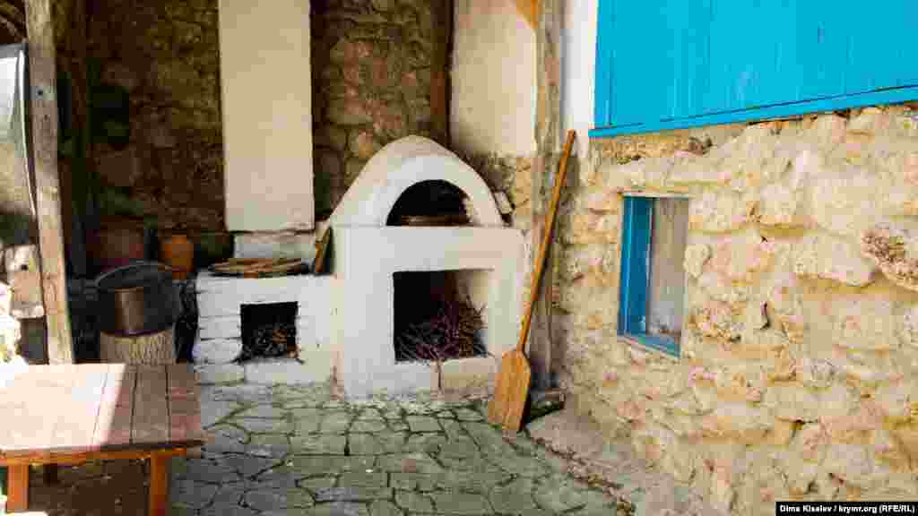 Dervişler qorantası er bir eşya ve artefaktnı yıllarnen topladı