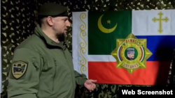 Апти Алаудинов с новым флагом спецназа "Ахмат"