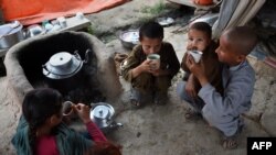 له شمالي وزیرستانه په ۲۰۱۴ز کال کې یو مېلیون خلک کډوال شوي ول چې ماشومان هم پکې ول ـ پخوانی انځور