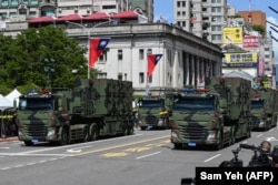 Parada ushtarake në Tajpei më 10 tetor 2021.