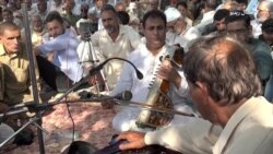 جديدې موسيقۍ د کشميریانو د سنتور الې غږول له خطر سره مخ کړی