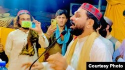 د پي ټي اېم د سیند صوبې مشر نور الله ترین په کراچۍ کې غونډې ته وینا کوي ـ پخوانی انځور.