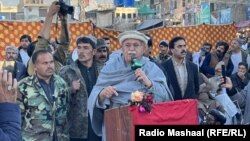 محمود خان اڅکزي د ډېسېمبر پر ۱۶مه په کوټه کې د خپل ګوند له خوا د علي وزیر خوشي کولو لپاره را بلل شوې احتجاجي غونډې ته وینا وکړه. 