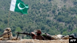 Пакистандык аскер. Сүрөт Ооганстан менен чектеш аймакта тартылган. 