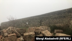 სიღნაღის გალავნის ნანგრევები