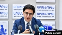 Armenia-Yeghishe Kirakosian, Armenia's representative to in international tribunals, at a news conference in Yerevan, December 22, 2022.