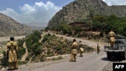 افراد قوای پاکستان در نزدیکی سرحد با افغانستان 