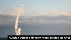 Ruski ratni brod lansirao je krstareću raketu na metu u Ukrajini.
