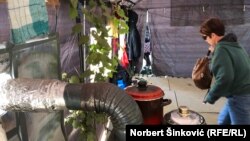 Život u kampu podseća pomalo na vojsku, kažu aktivisti