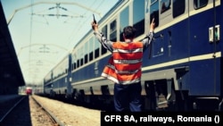 Un tren Inter-Regio, de călători a izbit din spate un tren marfar în localitatea Roșiorii de Vede din Teleorman.