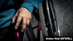 Një përdorues i karrocës. 