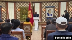 Сүрөт Сейитбек Атамбаевдин «Фейсбуктагы» баракчасынан алынды.