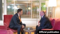 Брисел- македонскиот министер за надворешни работи Бујар Османи и бугарскиот министер за надворешни работи Светлан Стоев