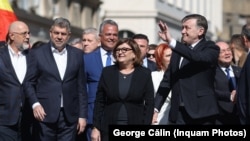 Crin Antonescu și-a depus pe 9 martie, la BEC, candidatura la Președinția României, din partea alianței electorale România înainte. A fost însoțit de Kelemen Hunor, preș.UDMR, de Marcel Ciolacu, preș.PSD, Cătălin Predoiu, preș. interimar PNL, și de soția lui, Adina Vălean.