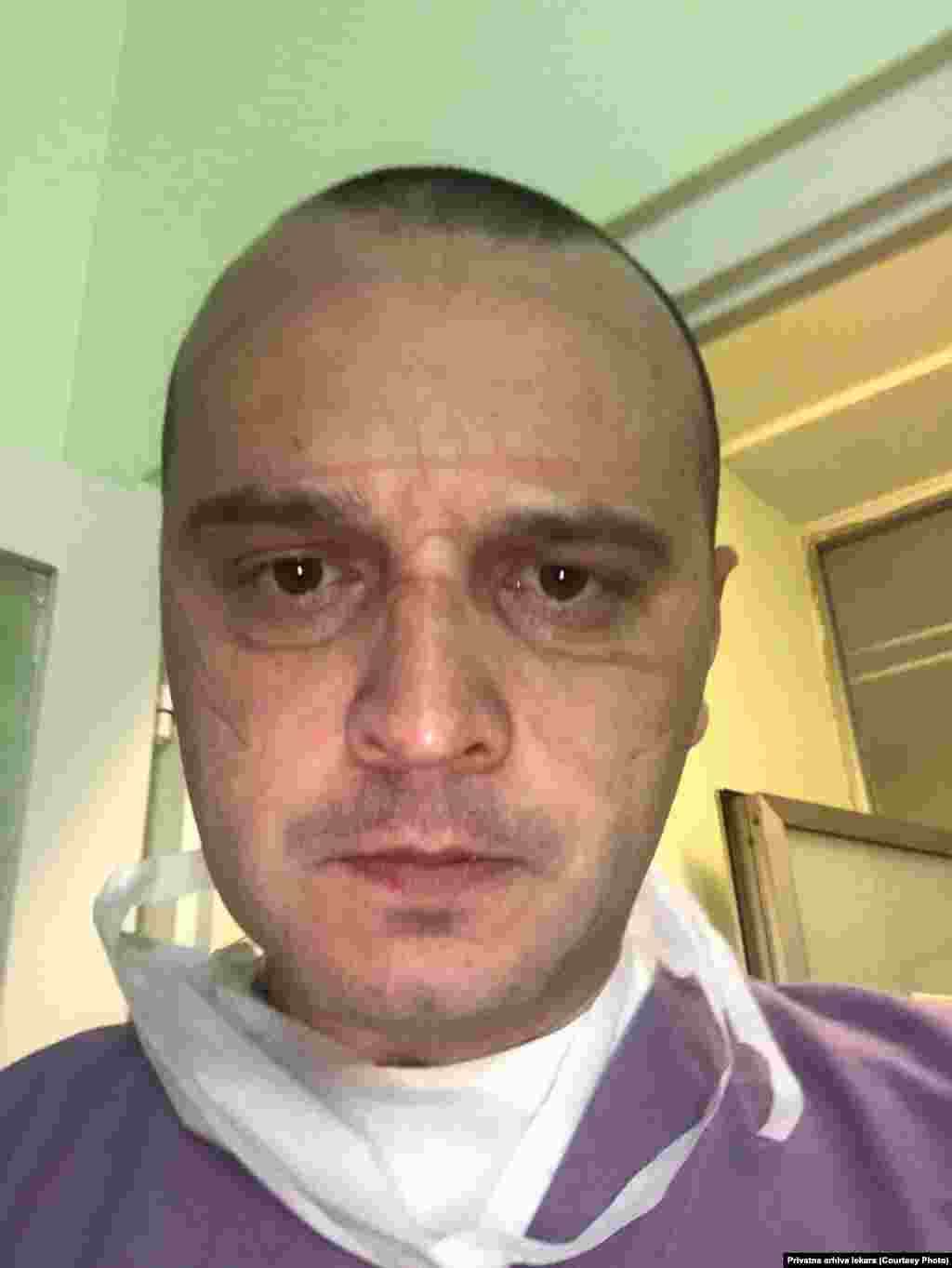 Doktor Saša Ristić na pauzi između smena, COVID bolnica Kliničkog centra u Nišu.