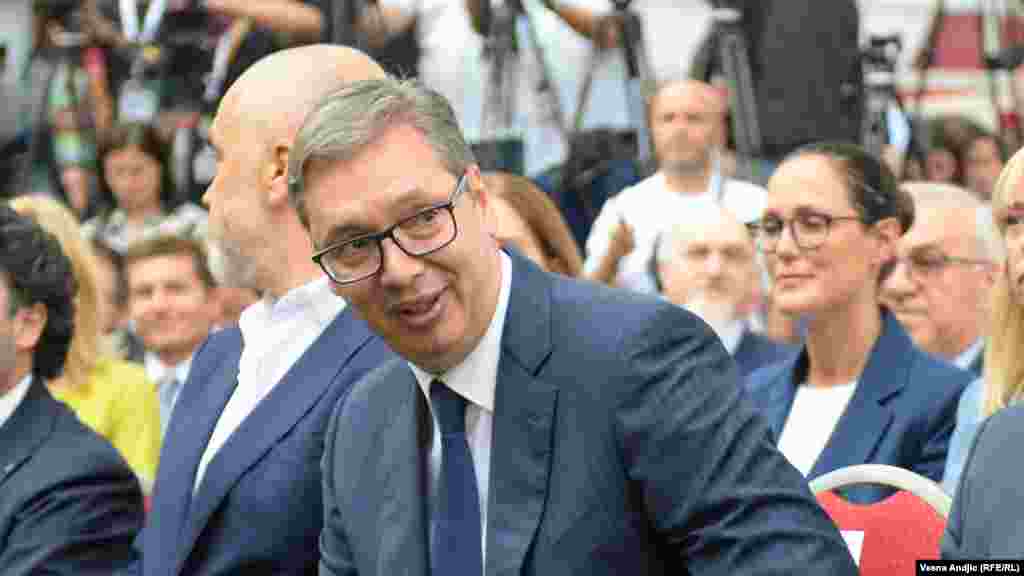 &bdquo;Нашата работа е да го срушиме товарот на историските бариери и да го тргнеме тешкиот товар од грбот на нашите потомци&ldquo;, изјави српскиот претседател Александар Вучиќ.