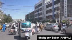 رییس اتحادیه صرافان ولایت هرات اعلام کرد که هزینه جواز صرافی از ۲۰۰ هزار افغانی به ۶ میلیون افغانی افزایش یافته است و استیمنت بانکی ۵۰۰ هزار افغانی نیز ضروری است.