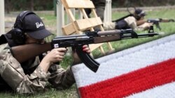 Bjelloruset stërviten në Poloni për ta "çliruar" vendin e tyre