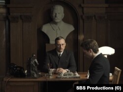 ანდრეი ვიშინსკი (მსახიობი ანატოლი ბელი)