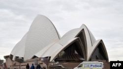 Cunoscuta clădire a Operei din Sydney, unde de Revelion au loc focurile de artificii. O sală de concerte nu e apanajul exclusiv al iubitorilor de muzică clasică, ea înfrumusețează viața tuturor.