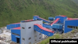 Бинои корхонаи "Покрӯд" дар шаҳри Ваҳдат