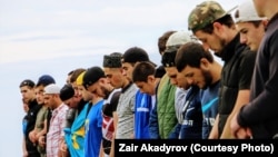 Кырымтатар яшьләре сөрген корбаннарын искә ала. 13 май 2018