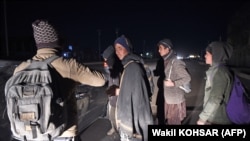 Муҳоҷирони афғон дар марзи Афғонистон бо Эрон