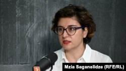 „რესპუბლიკური პარტიის" თავმჯდომარე, პარლამენტის წევრი ხათუნა სამნიძე. 