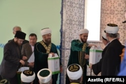 Камил Сәмигуллин бүләкли