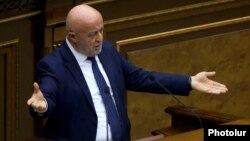 Պատգամավոր Հովիկ Աղազարյանը խորհրդարանում, արխիվ 