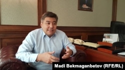 Қоғамдық даму министрі Дархан Кәлетаев  (бұған дейін лауазымы Дін істері және азаматтық қоғам министрі болып аталған) Азаттыққа сұхбат беріп отыр. Астана, 27 маусым 2018 жыл,