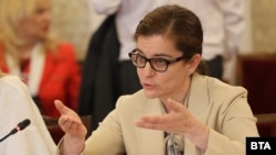 Илустративна фотографија, бугарската министерка за надворешни работи Теодора Генчовска во оставка 