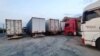 Sute de șoferi de TIR așteaptă până la șase zile intrarea în Ucraina prin vama Isaccea