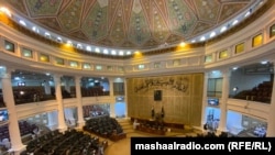 د خیبر پښتونخوا د اسمبلۍ د غونډو تالار یو پخوانی انځور.