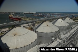 Capacitatea silozurilor pentru cereale și alte plante agricole din Portul Constanța este de 1,8 milioane de tone.