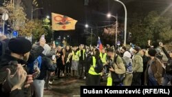 Dolazak studenata i đaka koji su pešice stigli da podrže Dijanu Hrku.