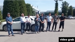 “Ош” аэропортунун пикетке чыккан кызматкерлери. 17-май, 2022-жыл.